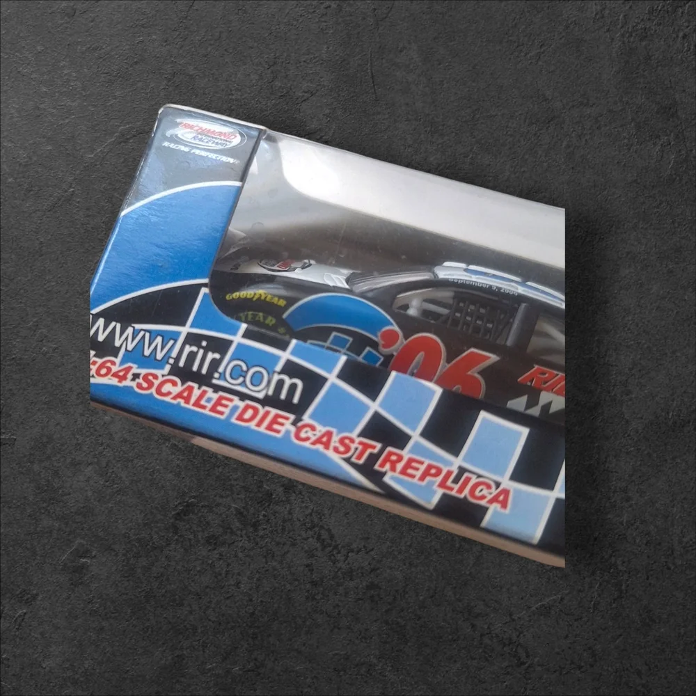 Nascar Die-Cast Model - Black and Blue 2006 - Picture 3 of 9